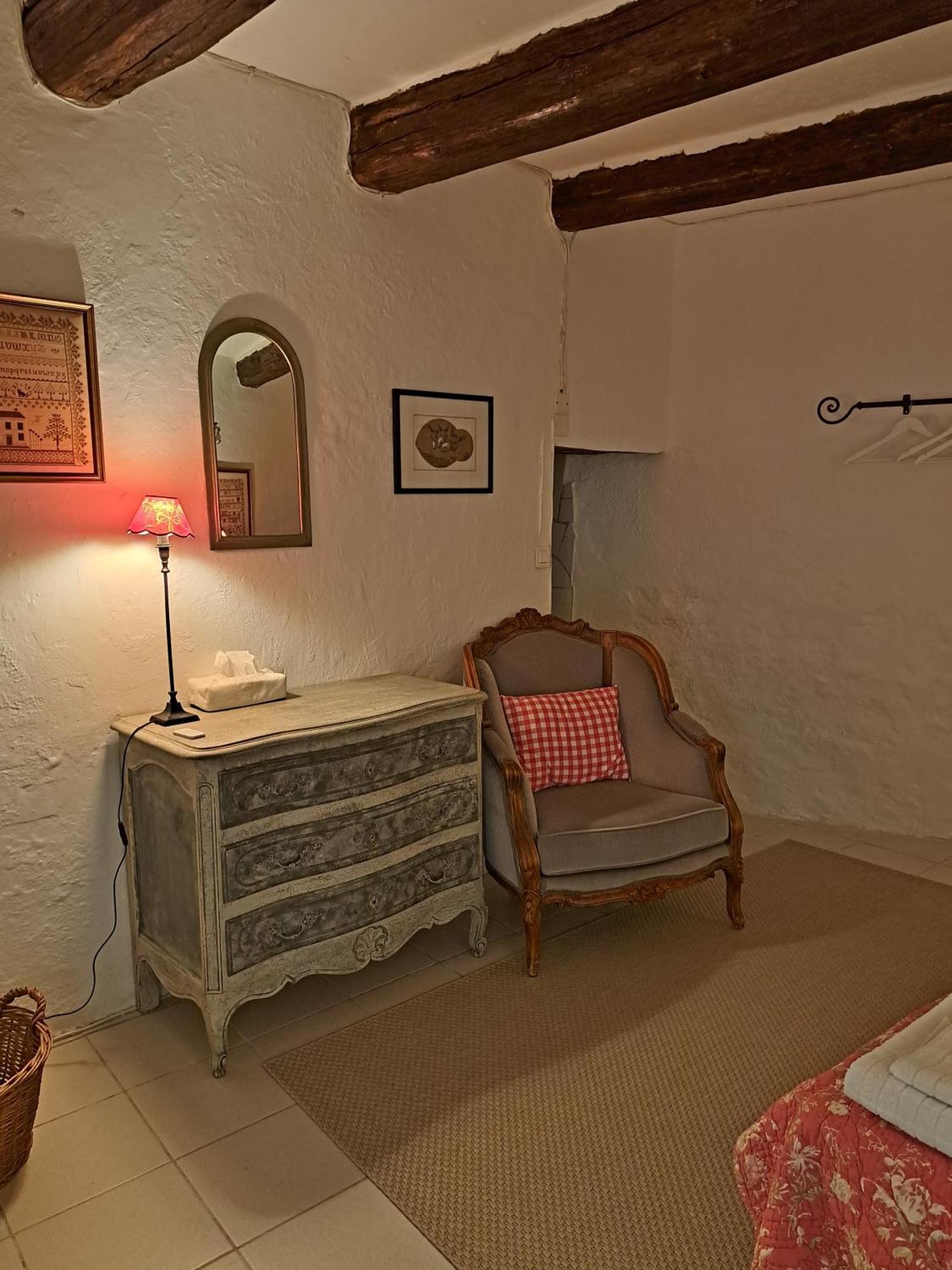 La Maison De Gisele Bed and Breakfast Saint-Victor-des-Oules Exteriör bild