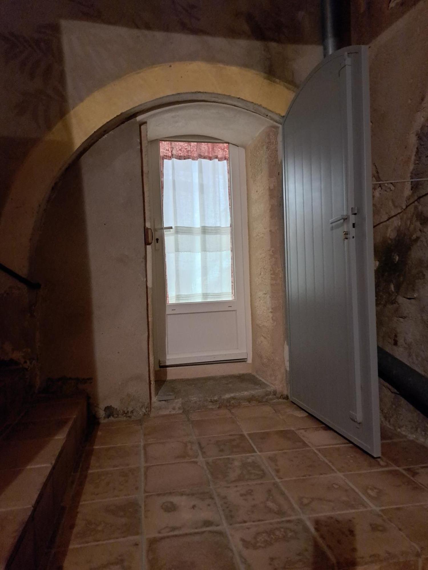 La Maison De Gisele Bed and Breakfast Saint-Victor-des-Oules Exteriör bild